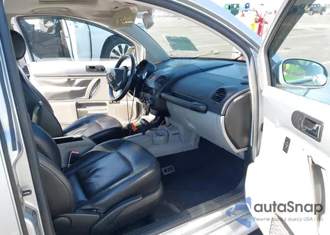 2004 Volkswagen New Beetle Gls 1.8T z USA, uszkodzony, nr VIN 3VWCD31C34M407564